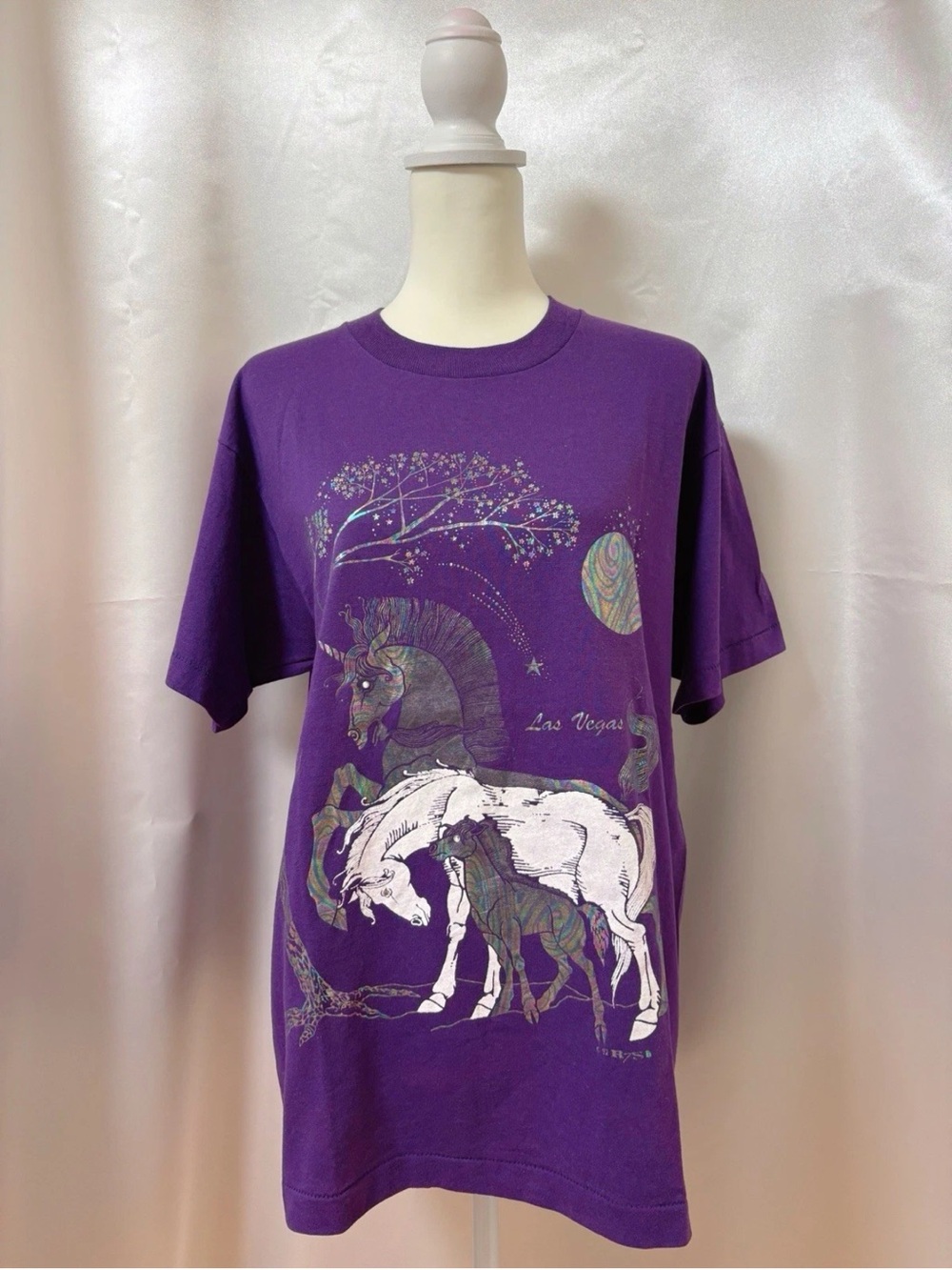 Vintage 1990s Unicorn Graphic Tshirt USA SizeL Purple Las Vegas